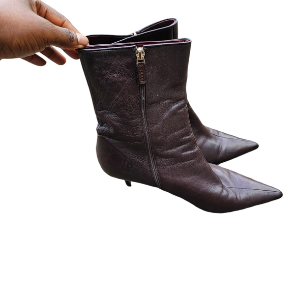 Authentic Gucci Brown Leather Boots/Booties - Picture 4 of 10